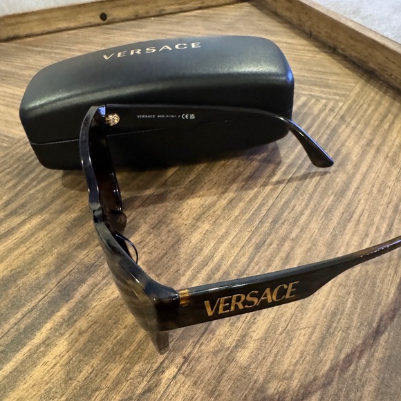 Versace cat eye tortoise shell sunglasses - Picture 2 of 5